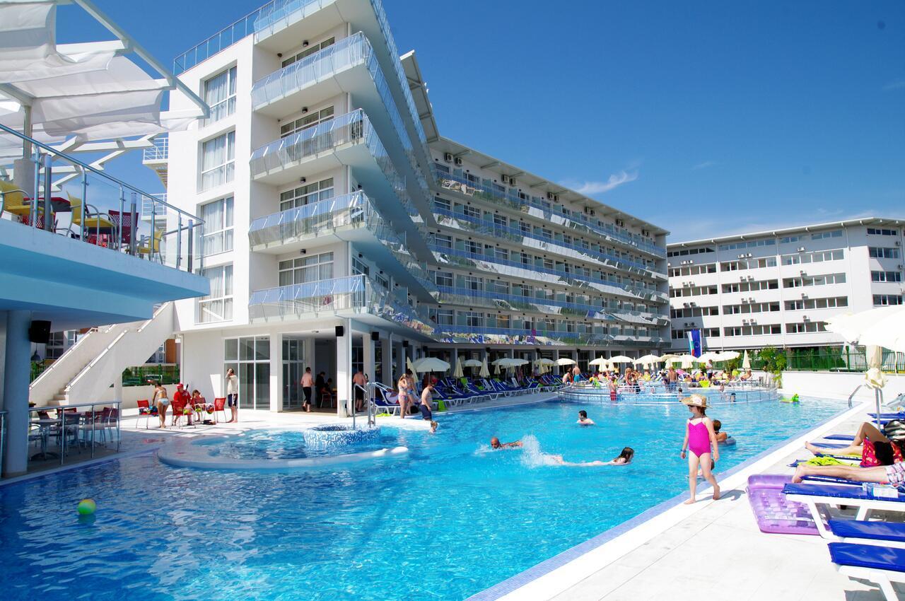 Aqua Nevis Hotel & Aqua Park Σάνι Μπιτς Εξωτερικό φωτογραφία