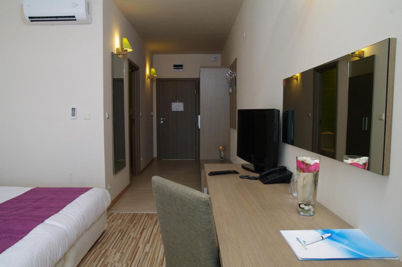 Aqua Nevis Hotel & Aqua Park Σάνι Μπιτς Εξωτερικό φωτογραφία