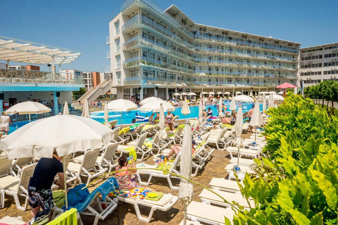 Aqua Nevis Hotel & Aqua Park Σάνι Μπιτς Εξωτερικό φωτογραφία